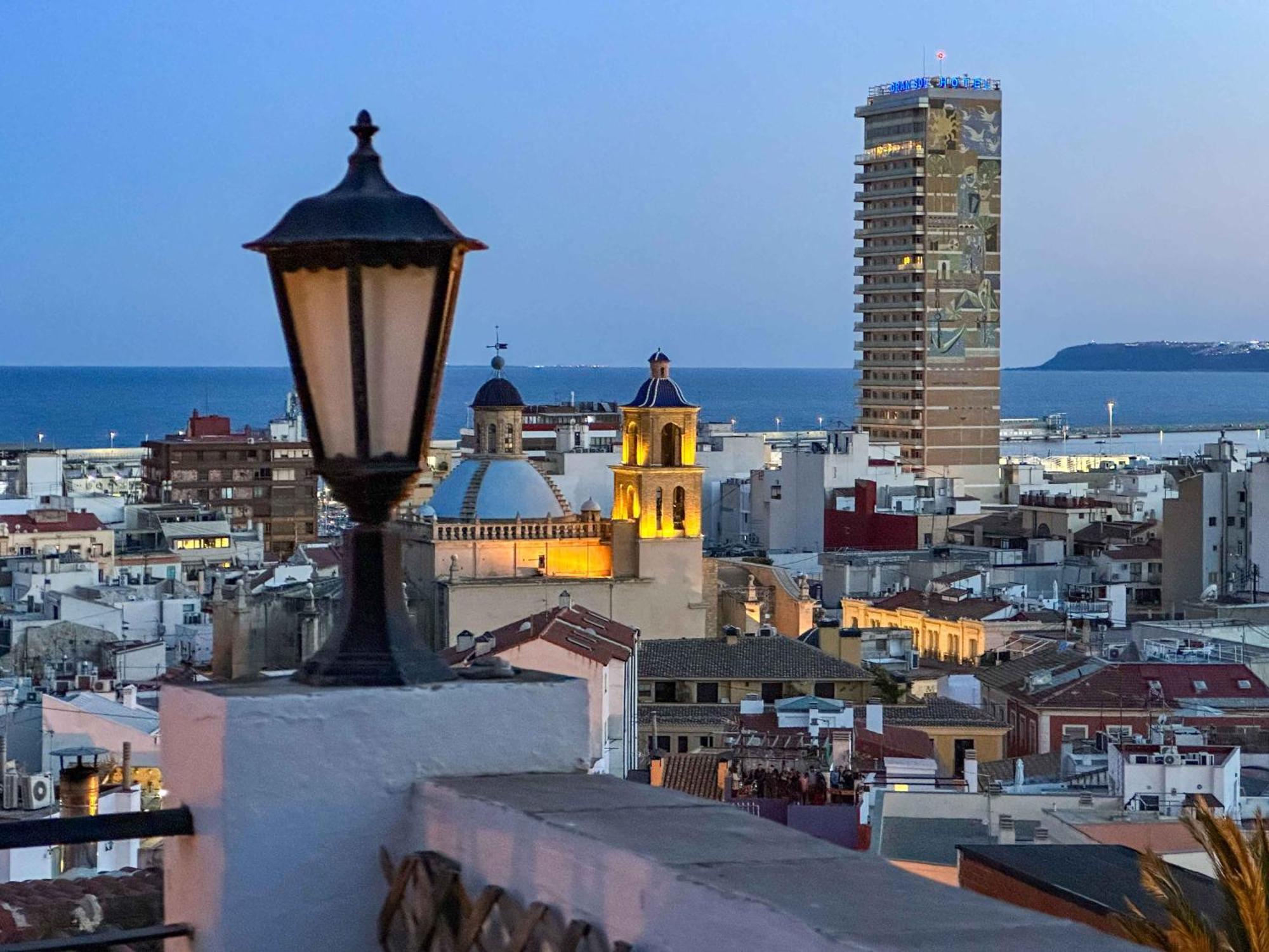 Casa Moll. Tradicion Y Bonitas Vistas De Alicante Luaran gambar